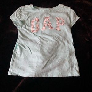 Gap girls T-shirt size 4-5